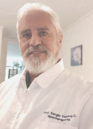 Sergio Valdivia, Hipnoterapeuta. Profesor de Hipnosis.